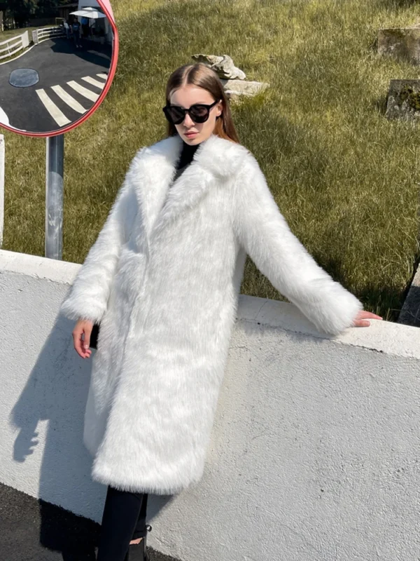 Faux fur coat – Image 3