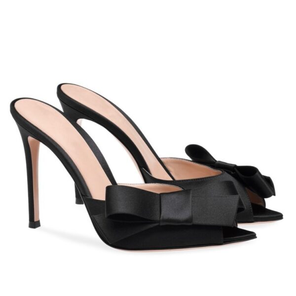High Heels with bow